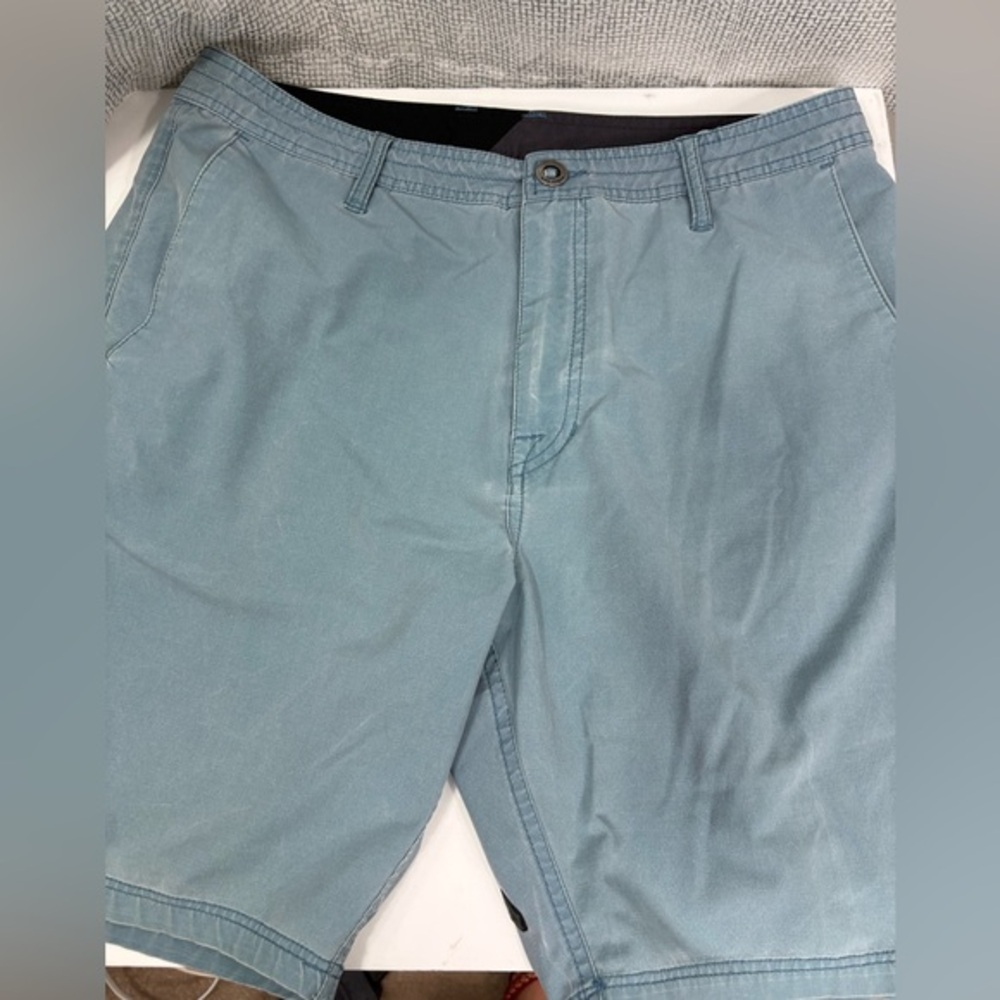Volcom Surf and Turf Men's Blue Shorts size 32